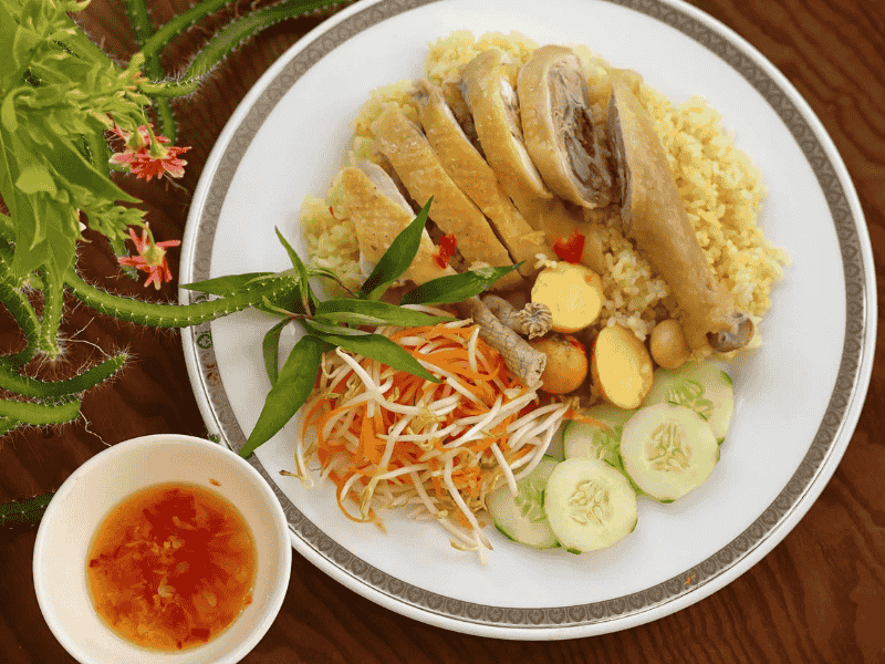 Top 3 địa chỉ giao cơm văn phòng quận 8 tận nơi, giá rẻ nhất 2025
